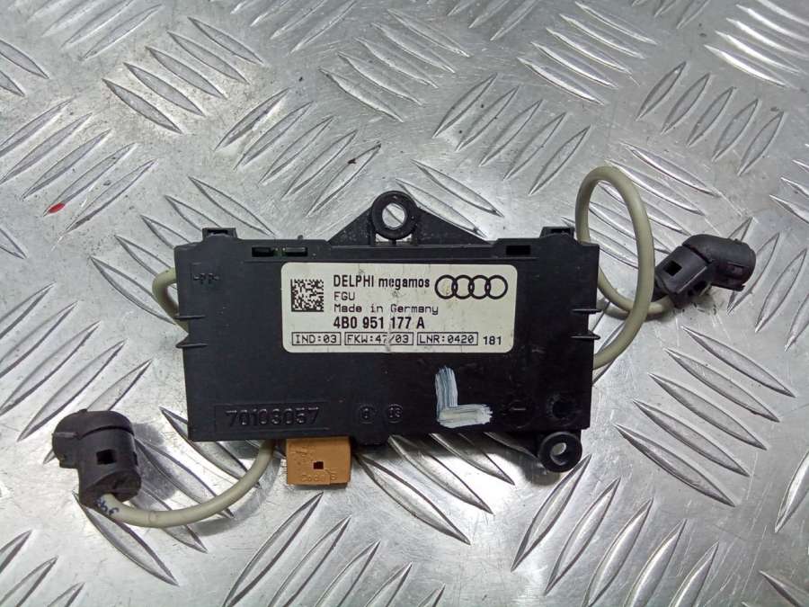 4B0951177A Датчик сигнализации Audi A6 C5 (S6,RS6) 2003г. | Фото № 2 4B0951177A Датчик сигнализации Audi A6 C5 (S6,RS6) 2003г. - Фото 2