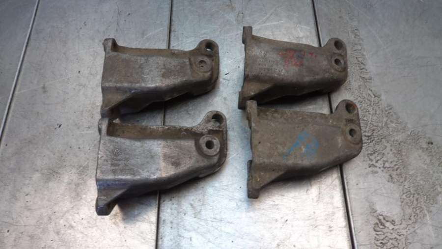 1H0199354E Кронштейн двигателя Volkswagen Golf 3 поколение 1992г. | Фото № 1 1H0199354E Кронштейн двигателя Volkswagen Golf 3 поколение 1992г. - Фото 1