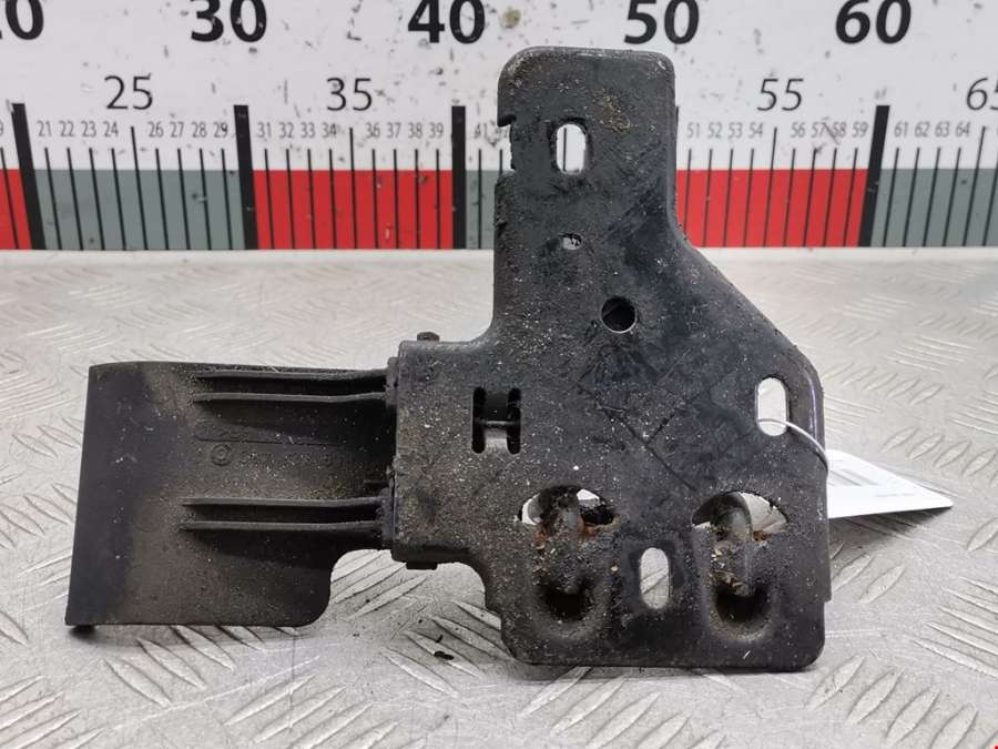 Замок капота Seat Ibiza 3 (2002-2008) Хетчбэк 3дв. 2004г. | Фото № 4 Замок капота Seat Ibiza 3 (2002-2008) Хетчбэк 3дв. 2004г. - Фото 4