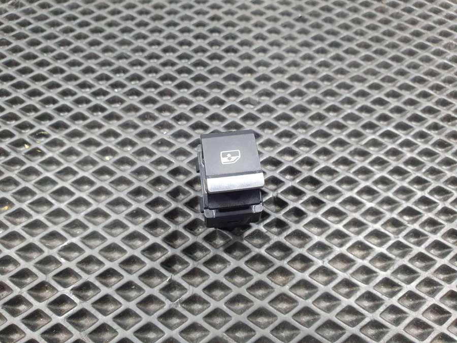 4M0959855 Кнопка стеклоподъемника двери задней левой  Audi A5 F5 2017г. | Фото № 1  4M0959855 Кнопка стеклоподъемника двери задней левой  Audi A5 F5 2017г. - Фото 1