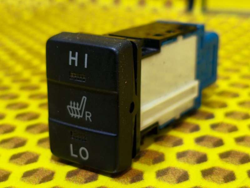 8475112110 Кнопка подогрева сидения Toyota Corolla ZRE181 2013г. | Фото № 2 8475112110 Кнопка подогрева сидения Toyota Corolla ZRE181 2013г. - Фото 2