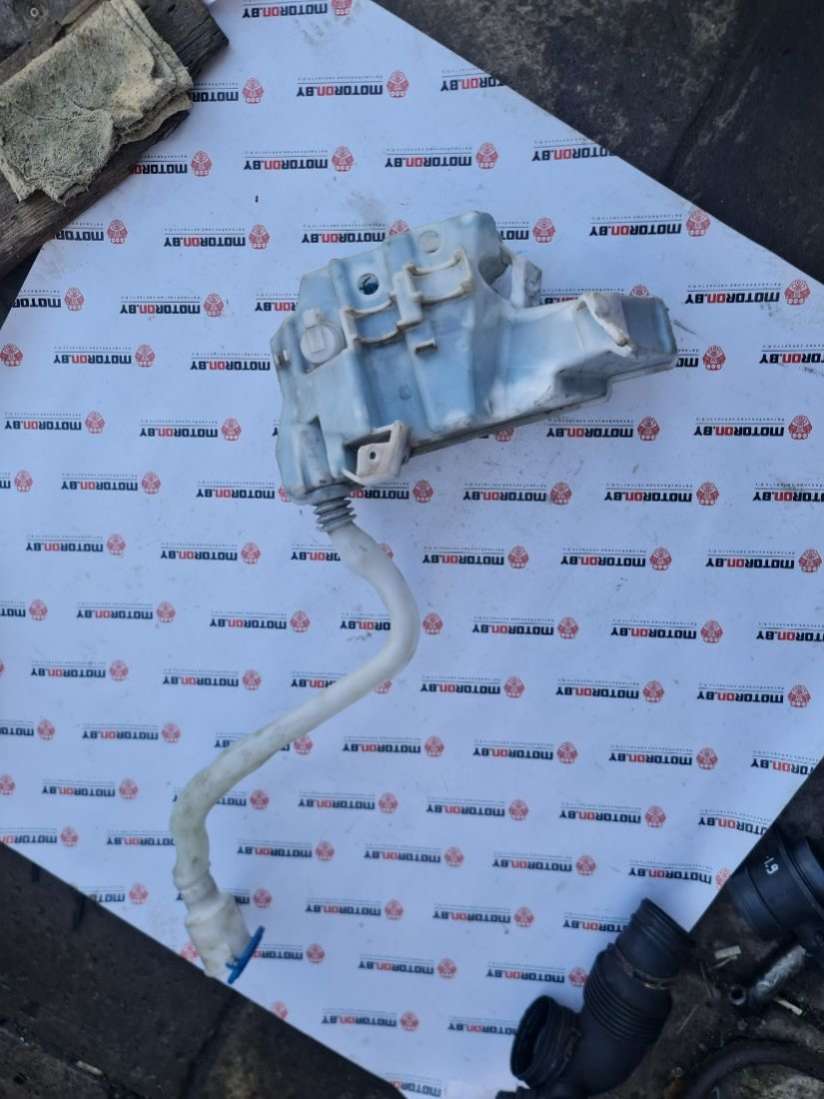 bj3217b613be Бачок омывателя Land Rover Range Rover 4 2016г. | Фото № 1 bj3217b613be Бачок омывателя Land Rover Range Rover 4 2016г. - Фото 1