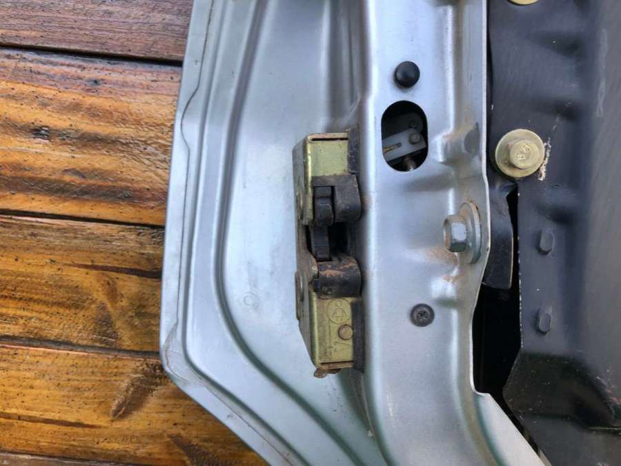 893839015С Замок двери задней левой Audi 80 B3 1989г. | Фото № 2 893839015С Замок двери задней левой Audi 80 B3 1989г. - Фото 2