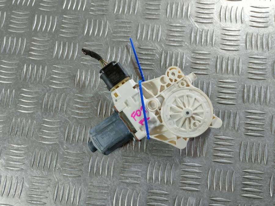 6762704603201398225157046032985159102 Моторчик стеклоподъемника передний правый  BMW 7 F01/F02 2014г. | Фото № 4  6762704603201398225157046032985159102 Моторчик стеклоподъемника передний правый  BMW 7 F01/F02 2014г. - Фото 4