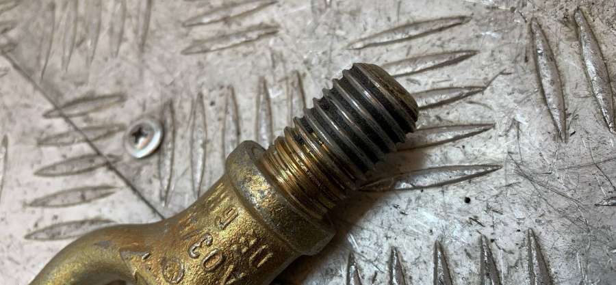 Крюк буксировочный Volkswagen Golf 4 2001г. | Фото № 4 Крюк буксировочный Volkswagen Golf 4 2001г. - Фото 4