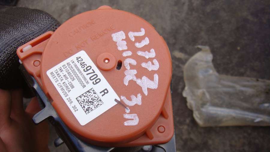 Ремень безопасности задний правый Buick Encore (2017-...) 2017г. | Фото № 1 Ремень безопасности задний правый Buick Encore (2017-...) 2017г. - Фото 1