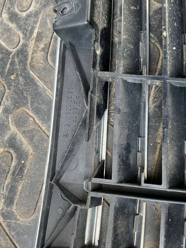 Решетка радиатора Mercedes-Benz E W211/S211 2004г. | Фото № 3 Решетка радиатора Mercedes-Benz E W211/S211 2004г. - Фото 3