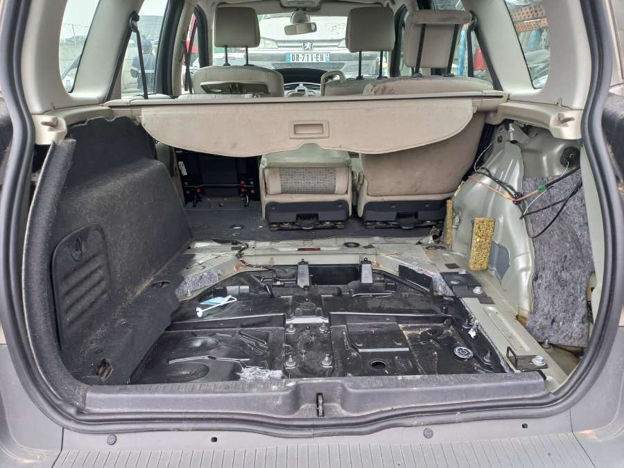 8200618102 Патрубок интеркулера Renault Scenic 2 (2003-2009) Минивэн 2007г. | Фото № 11 8200618102 Патрубок интеркулера Renault Scenic 2 (2003-2009) Минивэн 2007г. - Фото 11