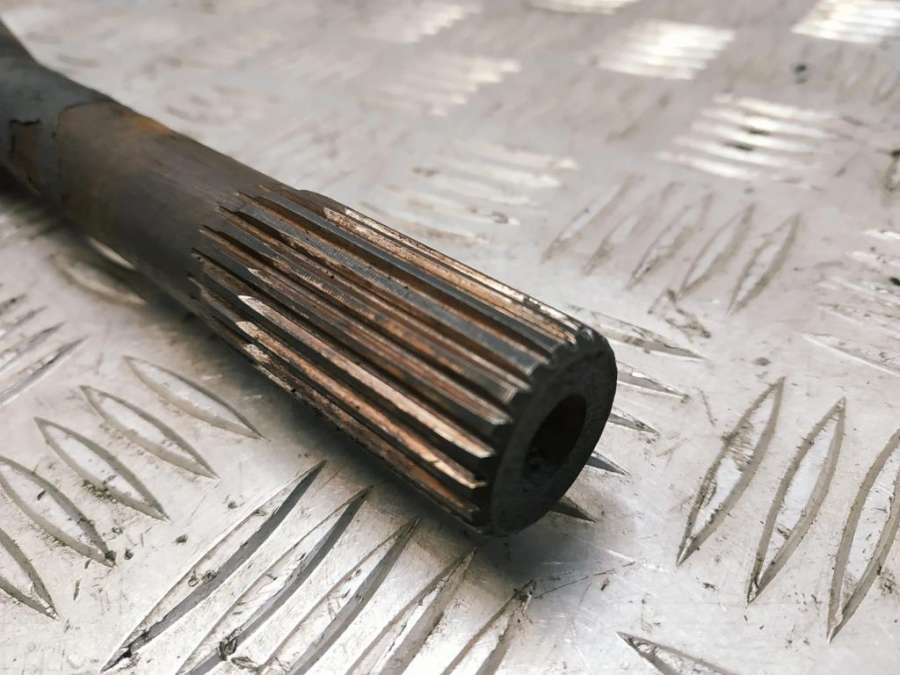 Карданный вал передний Mercedes-Benz W124 W124 S124 1992г. | Фото № 2 Карданный вал передний Mercedes-Benz W124 W124 S124 1992г. - Фото 2