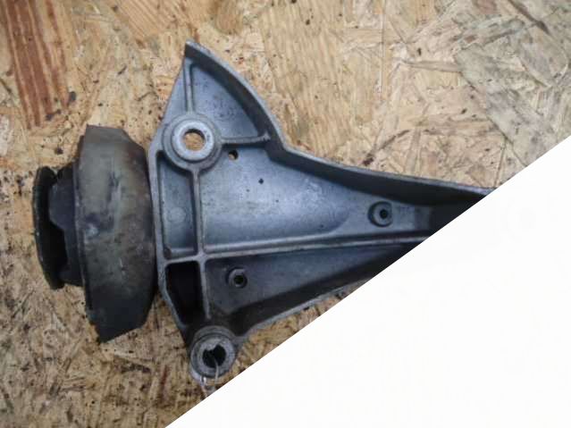 8D0399113AT Кронштейн КПП Volkswagen Passat Седан 2003г. | Фото № 4 8D0399113AT Кронштейн КПП Volkswagen Passat Седан 2003г. - Фото 4