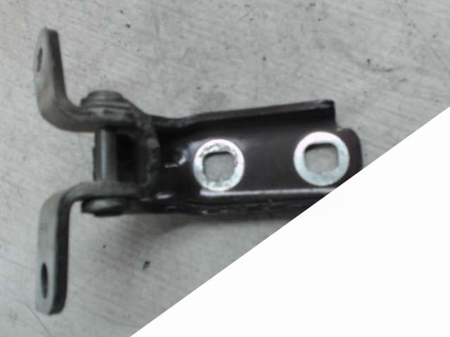 Петля боковой двери,лево,зад,низ Opel Astra J (2009 - 2018) Универсал 2012г. | Фото № 2 Петля боковой двери,лево,зад,низ Opel Astra J (2009 - 2018) Универсал 2012г. - Фото 2