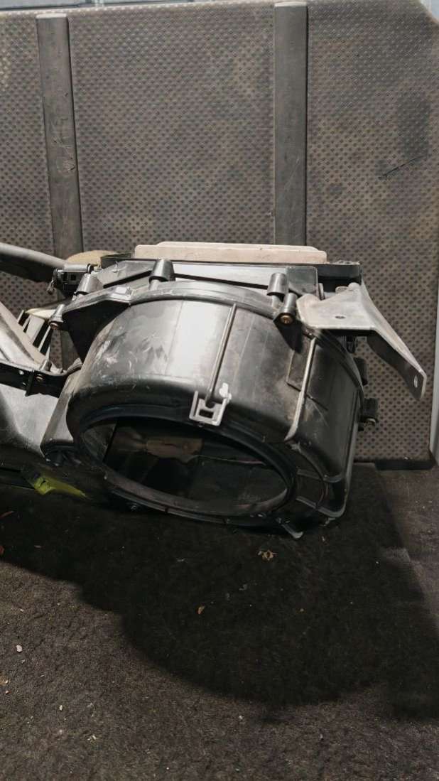 Корпус печки Audi A6 C5 (S6,RS6) 1998г. | Фото № 9 Корпус печки Audi A6 C5 (S6,RS6) 1998г. - Фото 9