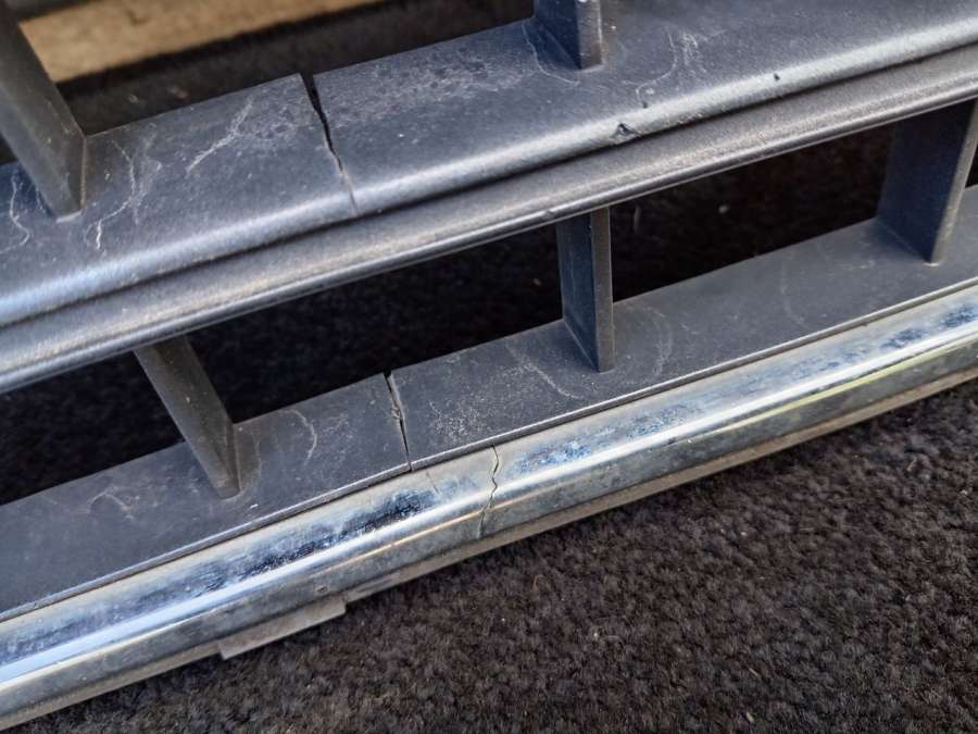 8K0853651 Решетка радиатора  Audi A4 B8 2008г. | Фото № 12  8K0853651 Решетка радиатора  Audi A4 B8 2008г. - Фото 12