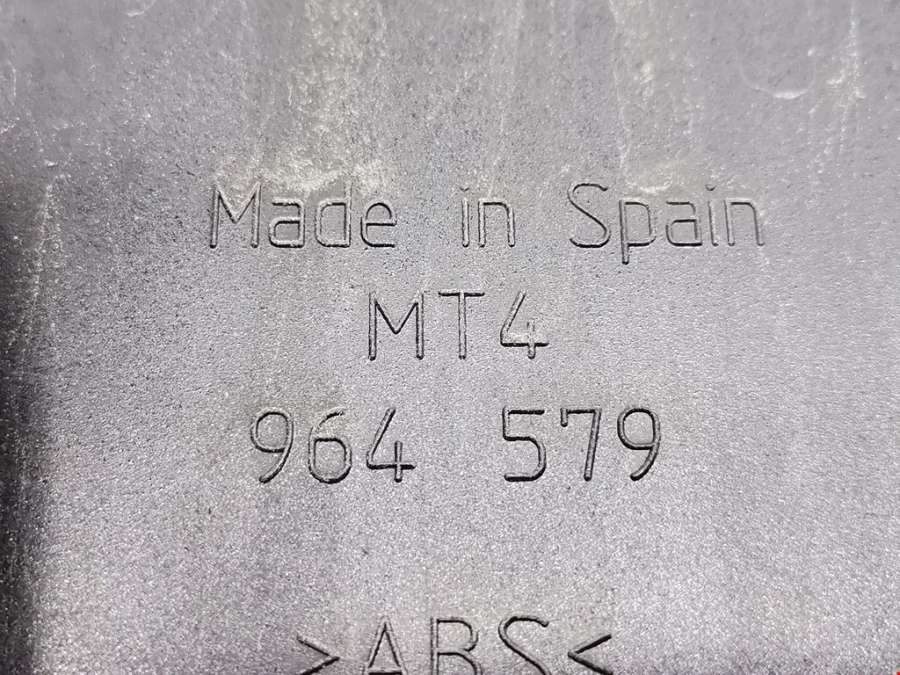 964579 Накладка декоративная (молдинг) крышки (двери) багажника Seat Alhambra (1996-2010) Минивэн 2004г. | Фото № 3 964579 Накладка декоративная (молдинг) крышки (двери) багажника Seat Alhambra (1996-2010) Минивэн 2004г. - Фото 3