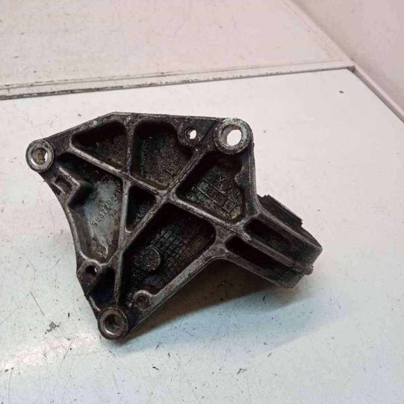 9637792580 Кронштейн полуоси Peugeot 307 2003г. | Фото № 3 9637792580 Кронштейн полуоси Peugeot 307 2003г. - Фото 3