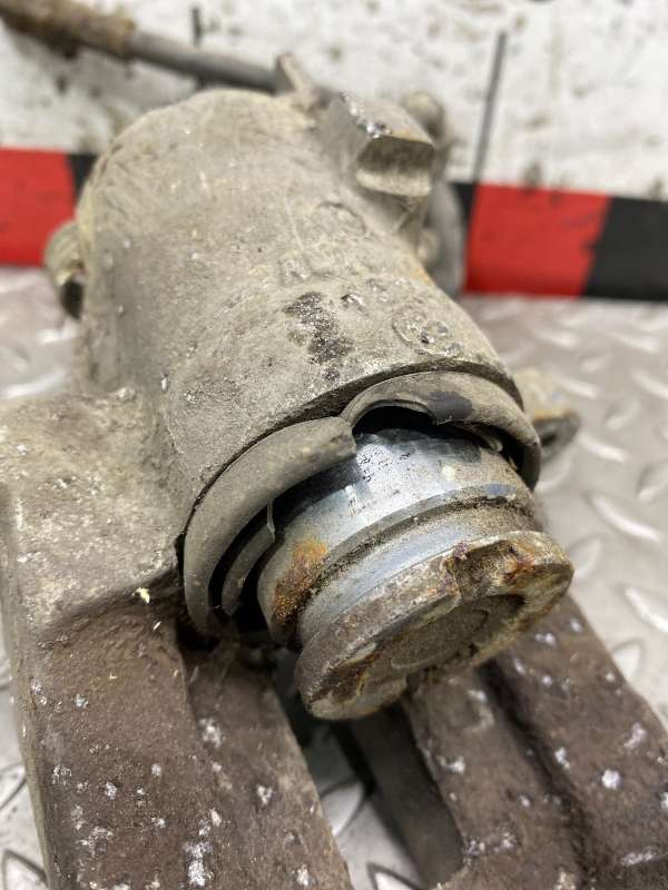 Суппорт задний правый Volkswagen Golf 2006г. | Фото № 3 Суппорт задний правый Volkswagen Golf 2006г. - Фото 3