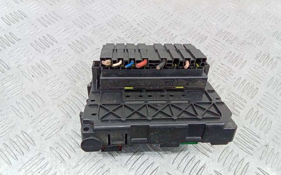 9650618480 Блок предохранителей  Peugeot 206 2006г. | Фото № 3  9650618480 Блок предохранителей  Peugeot 206 2006г. - Фото 3