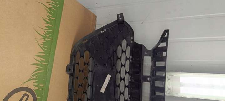 86569-C8010 Решетка радиатора Hyundai i20 2 поколение (2014-2018) 2014г. | Фото № 8 86569-C8010 Решетка радиатора Hyundai i20 2 поколение (2014-2018) 2014г. - Фото 8