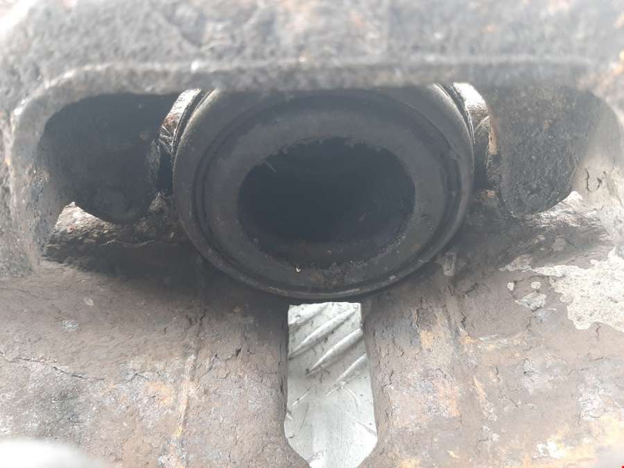 Суппорт передний левый Skoda Superb (3T) (2008-2015) Лифтбэк 2009г. | Фото № 3 Суппорт передний левый Skoda Superb (3T) (2008-2015) Лифтбэк 2009г. - Фото 3