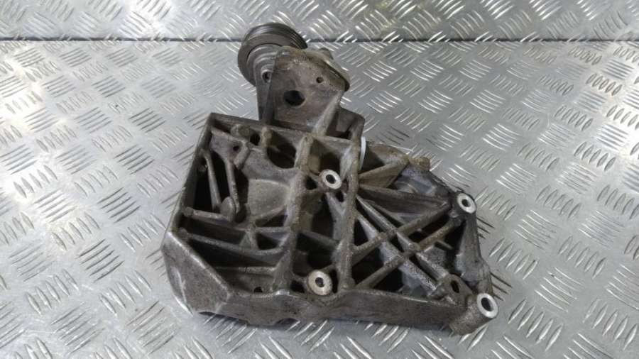 038260885C Кронштейн компрессора кондиционера Volkswagen Passat 2003г. | Фото № 3 038260885C Кронштейн компрессора кондиционера Volkswagen Passat 2003г. - Фото 3