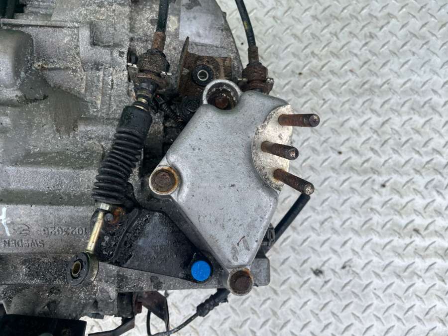 Кронштейн КПП Volvo V40 1 1999г. | Фото № 3 Кронштейн КПП Volvo V40 1 1999г. - Фото 3