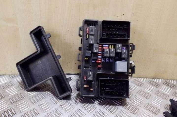 FG9T14A067EB Блок предохранителей Ford Mondeo 5 поколение (2015-2024) 2015г. | Фото № 3 FG9T14A067EB Блок предохранителей Ford Mondeo 5 поколение (2015-2024) 2015г. - Фото 3