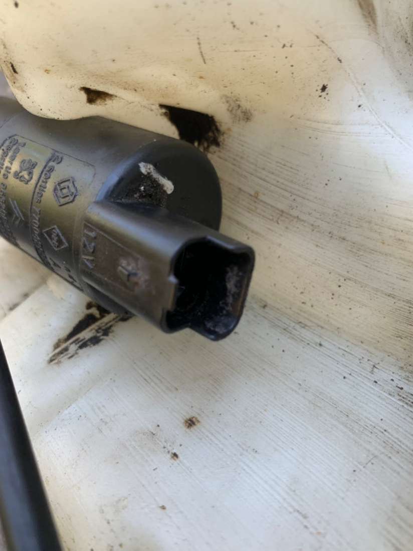 9642775480964277558035200000063520100006 Бачок омывателя  Peugeot Partner 1 2001г. | Фото № 3  9642775480964277558035200000063520100006 Бачок омывателя  Peugeot Partner 1 2001г. - Фото 3