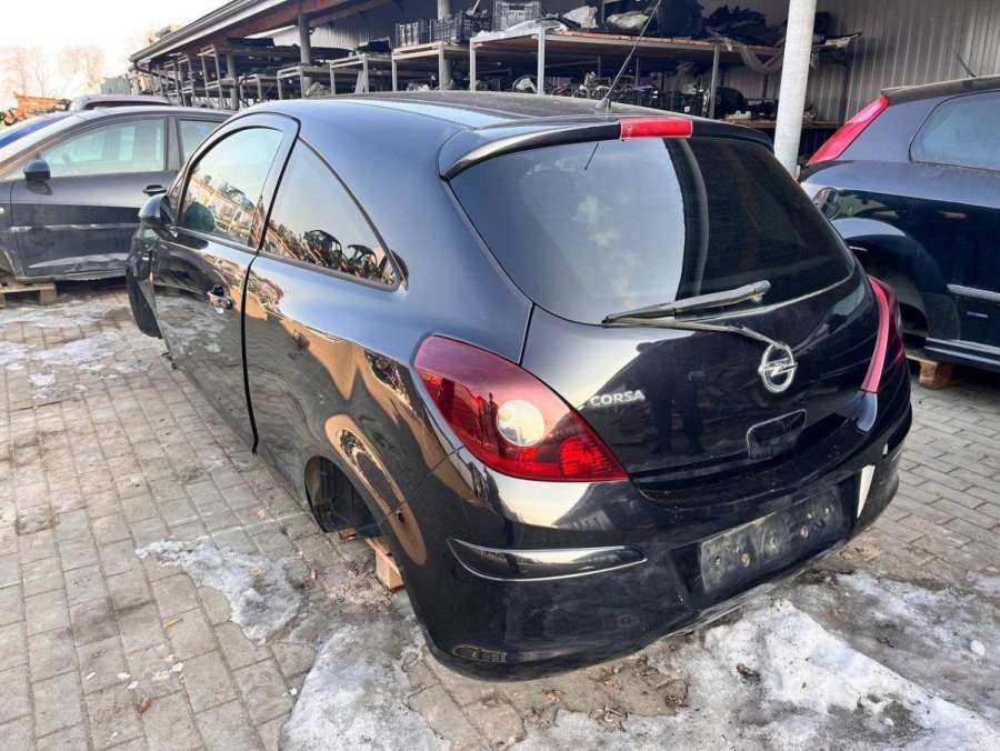 13205071 Накладка декоративная центральной консоли  Opel Corsair 2011г. | Фото № 8  13205071 Накладка декоративная центральной консоли  Opel Corsair 2011г. - Фото 8
