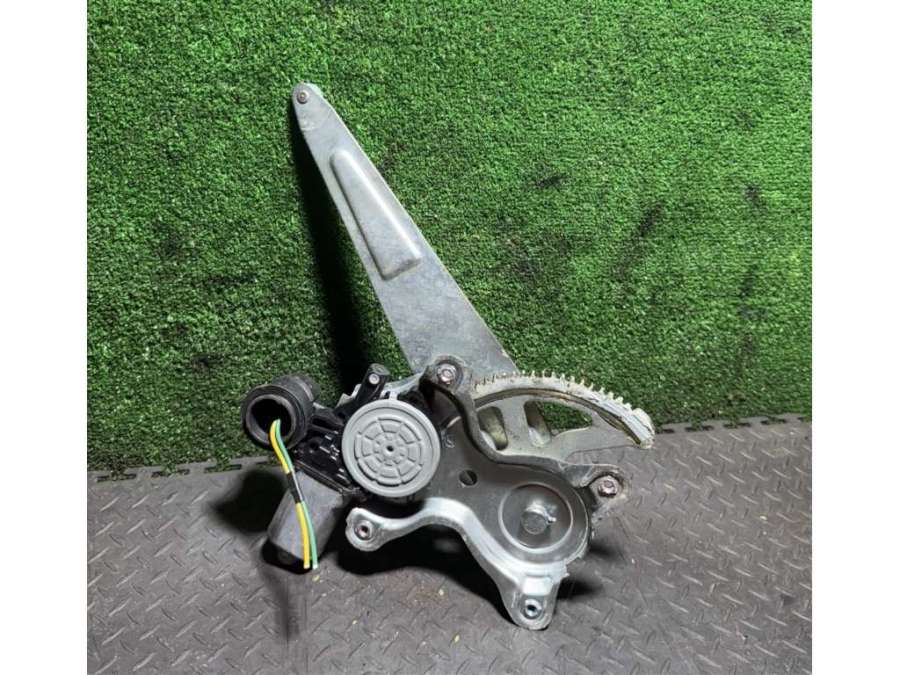 8572032150 Стеклоподъемник задний правый Toyota RAV4 2003г. | Фото № 6 8572032150 Стеклоподъемник задний правый Toyota RAV4 2003г. - Фото 6