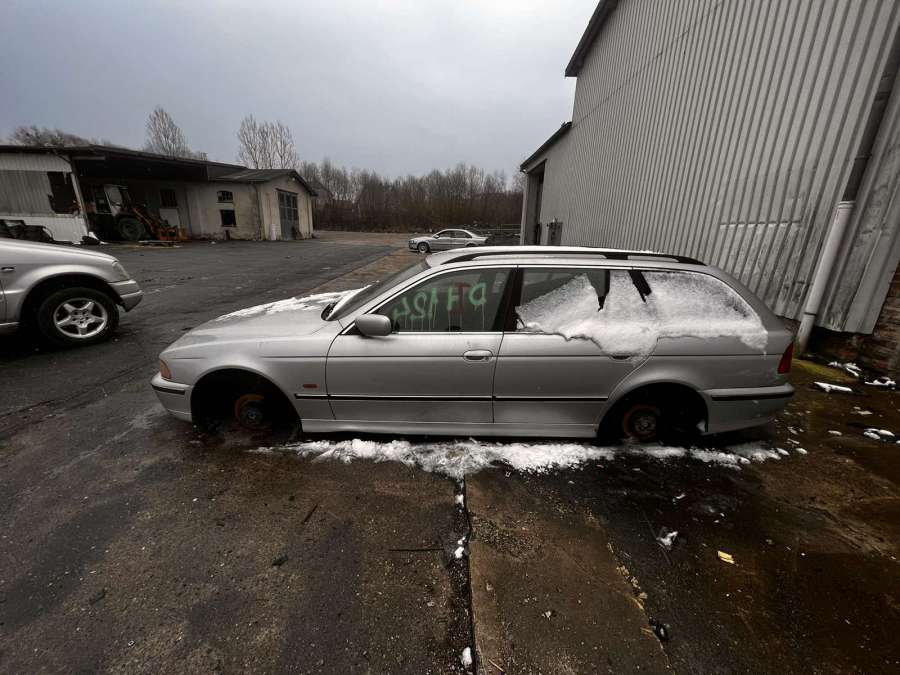 8361674 Фонарь крышки багажника правый BMW 5-Series (E39) (1995-2004) Универсал 2000г. | Фото № 13 8361674 Фонарь крышки багажника правый BMW 5-Series (E39) (1995-2004) Универсал 2000г. - Фото 13