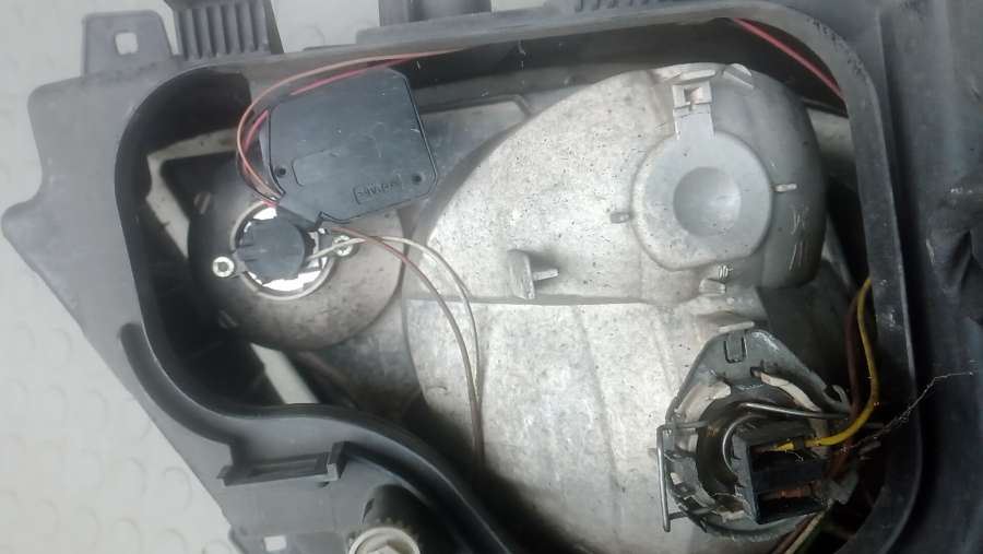 Фара левая MERCEDES BENZ SPRINTER 2 2006г. | Фото № 15 Фара левая MERCEDES BENZ SPRINTER 2 2006г. - Фото 15