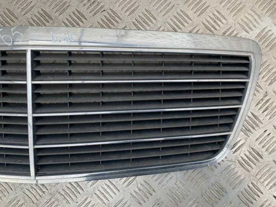 2108800583 Решетка радиатора Mercedes Benz W210 E-Klasse 1997г. | Фото № 6 2108800583 Решетка радиатора Mercedes Benz W210 E-Klasse 1997г. - Фото 6