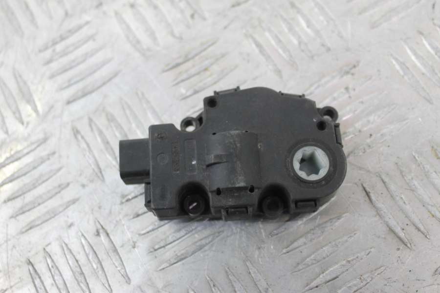 410475520 Моторчик заслонки печки BMW 3 универсал 2002г. | Фото № 1 410475520 Моторчик заслонки печки BMW 3 универсал 2002г. - Фото 1