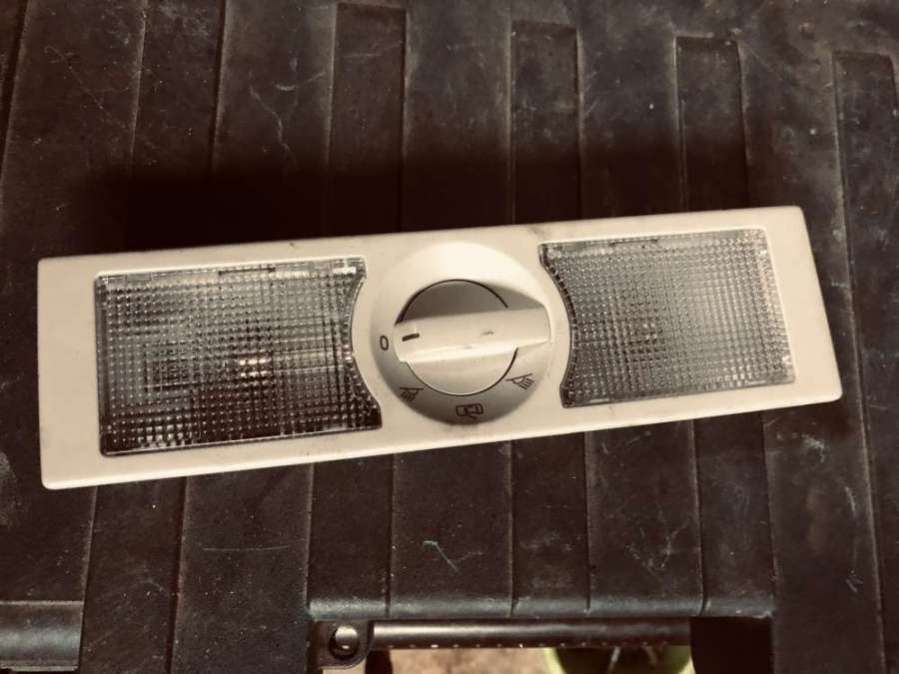 Фонарь салона (плафон) Volkswagen Touran 1 2005г. | Фото № 1 Фонарь салона (плафон) Volkswagen Touran 1 2005г. - Фото 1