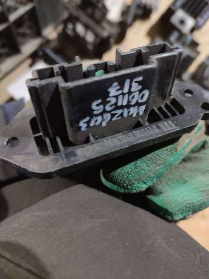 HM420040B Сопротивление печки Mazda 2 DY 2005г. | Фото № 4 HM420040B Сопротивление печки Mazda 2 DY 2005г. - Фото 4