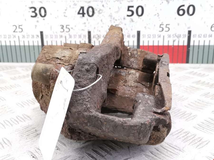 Суппорт передний правый Mercedes Sprinter 1 (W901-905) (1995-2006) Микроавтобус 2002г. | Фото № 3 Суппорт передний правый Mercedes Sprinter 1 (W901-905) (1995-2006) Микроавтобус 2002г. - Фото 3