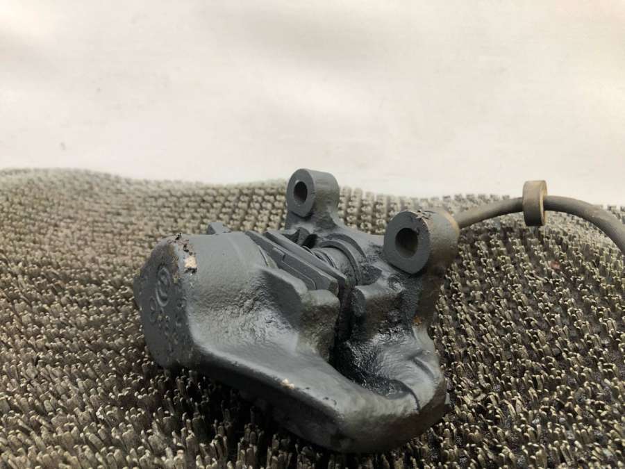 Суппорт задний левый Mercedes E W123 W123 седан 1983г. | Фото № 4 Суппорт задний левый Mercedes E W123 W123 седан 1983г. - Фото 4