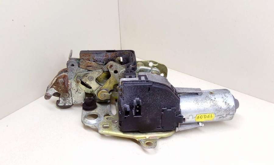 BOSCH0390201678 Замок багажника Mercedes-Benz E-Класс W210/S210 универсал 2001г. | Фото № 1 BOSCH0390201678 Замок багажника Mercedes-Benz E-Класс W210/S210 универсал 2001г. - Фото 1