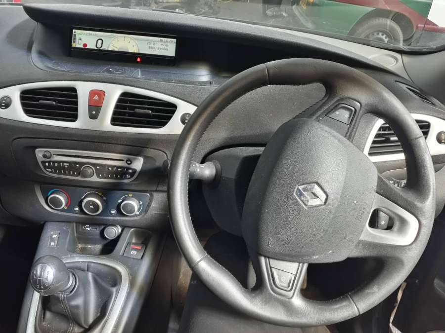 8200214898 Кнопка аварийной сигнализации Renault Scenic 3 (2009-2016) Минивэн 2009г. | Фото № 4 8200214898 Кнопка аварийной сигнализации Renault Scenic 3 (2009-2016) Минивэн 2009г. - Фото 4