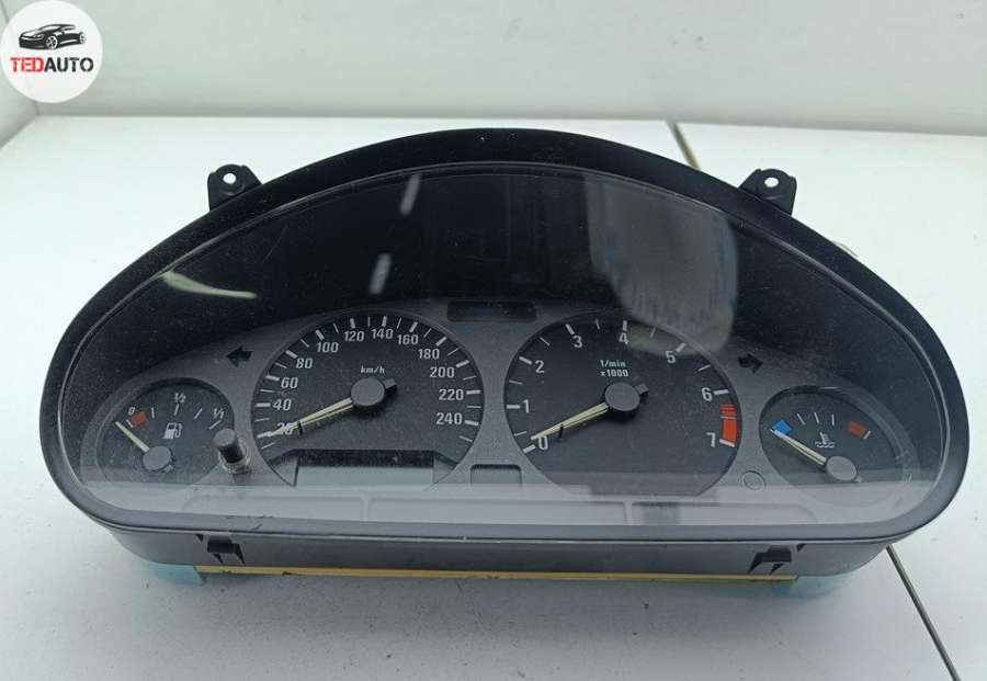8360484 Щиток приборный (панель приборов)  BMW 3 E36 (1991-2000) Хэтчбек 3-дв. 1994г. | Фото № 1  8360484 Щиток приборный (панель приборов)  BMW 3 E36 (1991-2000) Хэтчбек 3-дв. 1994г. - Фото 1