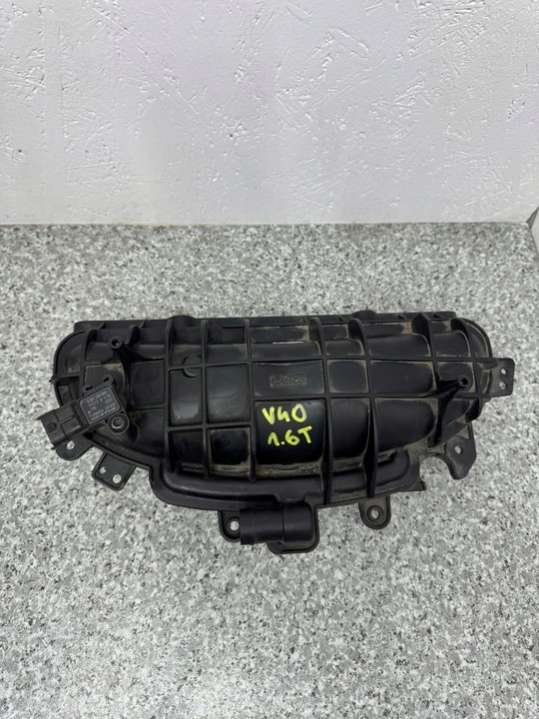 BM5G-9424-DC2012-2018 Коллектор впускной Volvo V40 2 поколение (2012-2024) 2012г. | Фото № 5 BM5G-9424-DC2012-2018 Коллектор впускной Volvo V40 2 поколение (2012-2024) 2012г. - Фото 5