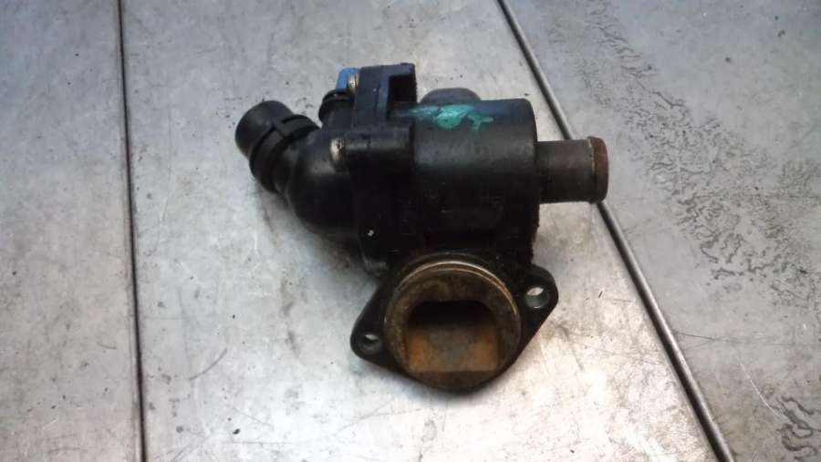 06B121111K Корпус термостата Volkswagen Passat B6 2005г. | Фото № 4 06B121111K Корпус термостата Volkswagen Passat B6 2005г. - Фото 4