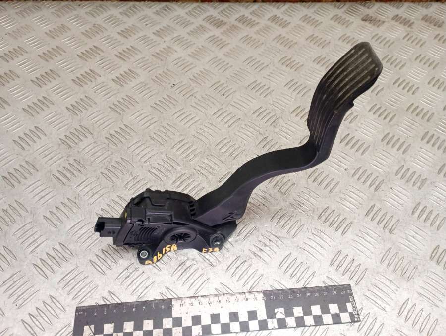 6PV00908301 Педаль газа  Peugeot 308 T7 2013г. | Фото № 2  6PV00908301 Педаль газа  Peugeot 308 T7 2013г. - Фото 2