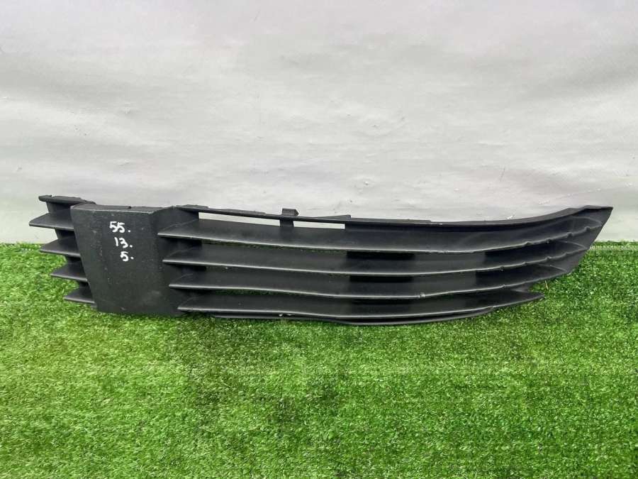 3B0853665 Заглушка (решетка) в бампер Volkswagen Passat B5 2005г. | Фото № 4 3B0853665 Заглушка (решетка) в бампер Volkswagen Passat B5 2005г. - Фото 4