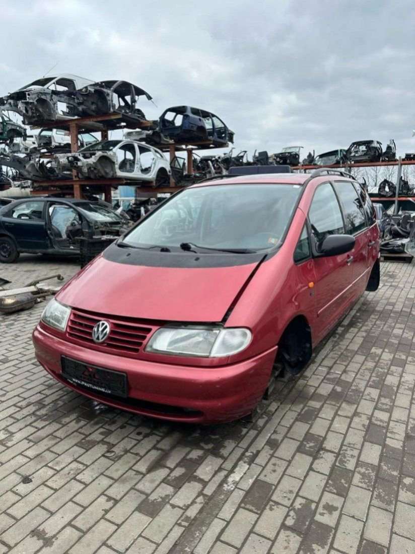 7M1857915 Накладка декоративная на торпедо  Volkswagen Sharan 1996г. | Фото № 8  7M1857915 Накладка декоративная на торпедо  Volkswagen Sharan 1996г. - Фото 8