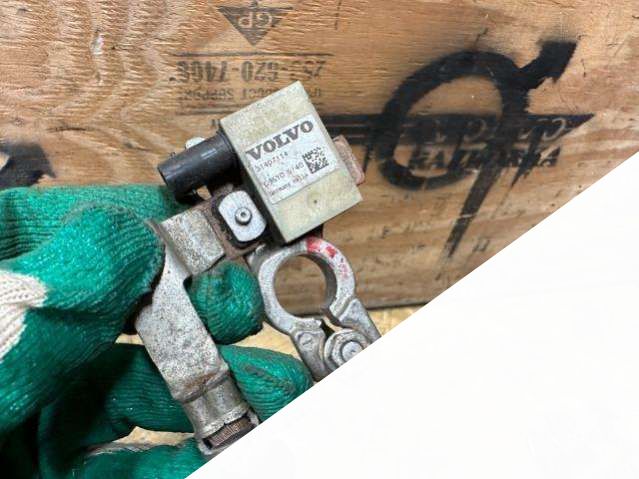 31407114 Клемма аккумулятора минус Volvo V70 2015г. | Фото № 4 31407114 Клемма аккумулятора минус Volvo V70 2015г. - Фото 4