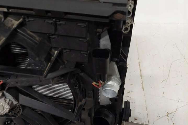 8509740 Радиатор (основной) BMW 5 F10/F11/GT F07 (2009-2013) 2009г. | Фото № 9 8509740 Радиатор (основной) BMW 5 F10/F11/GT F07 (2009-2013) 2009г. - Фото 9