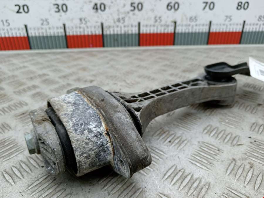 1J0199851 Кронштейн (крепление лапа траверса) кпп Volkswagen Golf 4 (1997-2004) Хетчбэк 5дв. 2001г. | Фото № 2 1J0199851 Кронштейн (крепление лапа траверса) кпп Volkswagen Golf 4 (1997-2004) Хетчбэк 5дв. 2001г. - Фото 2