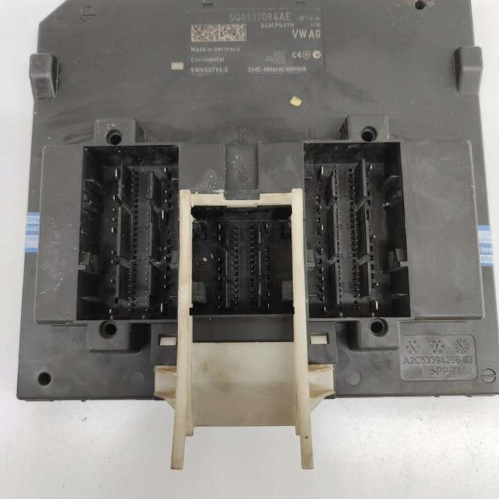 5Q0937084AE Блок комфорта Volkswagen Golf 7 поколение (2012-2017) 2012г. | Фото № 8 5Q0937084AE Блок комфорта Volkswagen Golf 7 поколение (2012-2017) 2012г. - Фото 8
