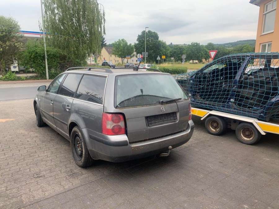 3B0853665H Решетка (заглушка) в бампер левая Volkswagen Passat 5 GP (2000-2005) Универсал 2004г. | Фото № 9 3B0853665H Решетка (заглушка) в бампер левая Volkswagen Passat 5 GP (2000-2005) Универсал 2004г. - Фото 9